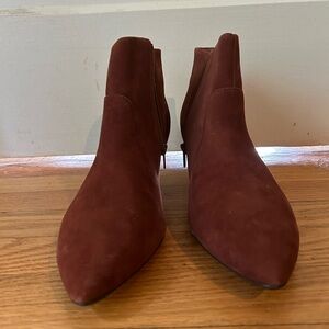 NWT Saddle Suede Bootie- Clarks size 10